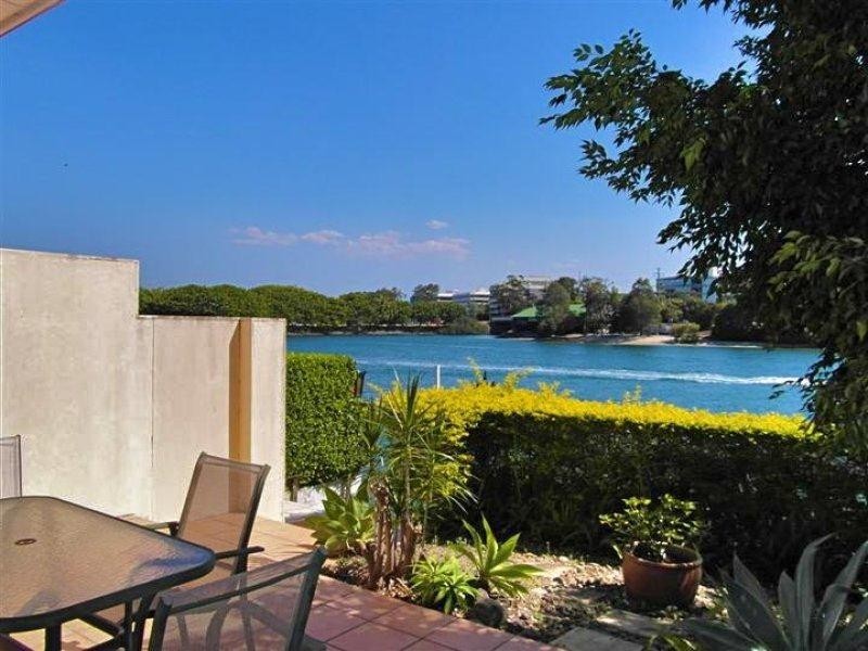 191 Stanhill Drive, Chevron Island QLD 4217