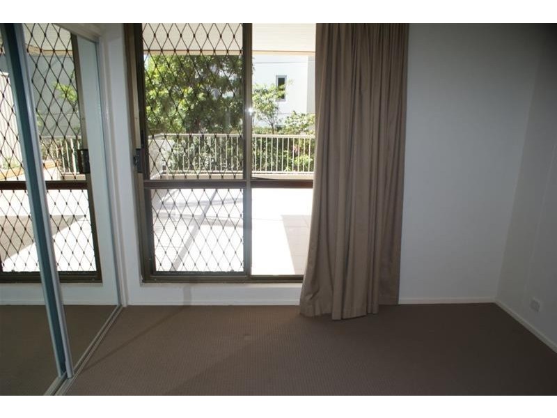 3 Oak Avenue, Surfers Paradise QLD 4217