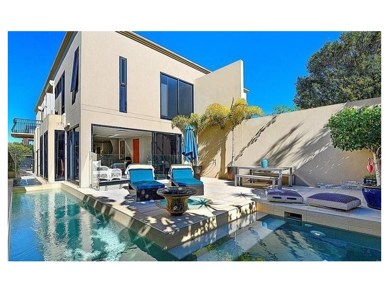 41A Peak Avenue, Main Beach QLD 4217