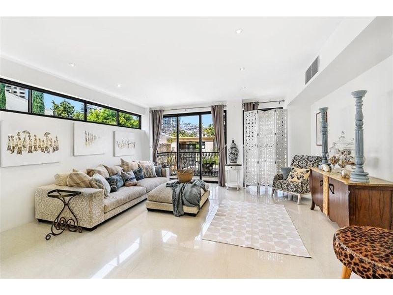 41A Peak Avenue, Main Beach QLD 4217