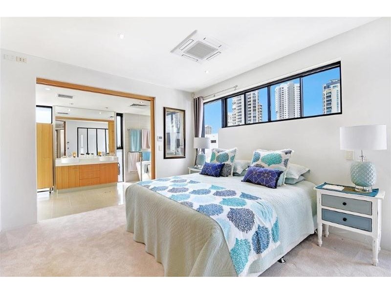 41A Peak Avenue, Main Beach QLD 4217