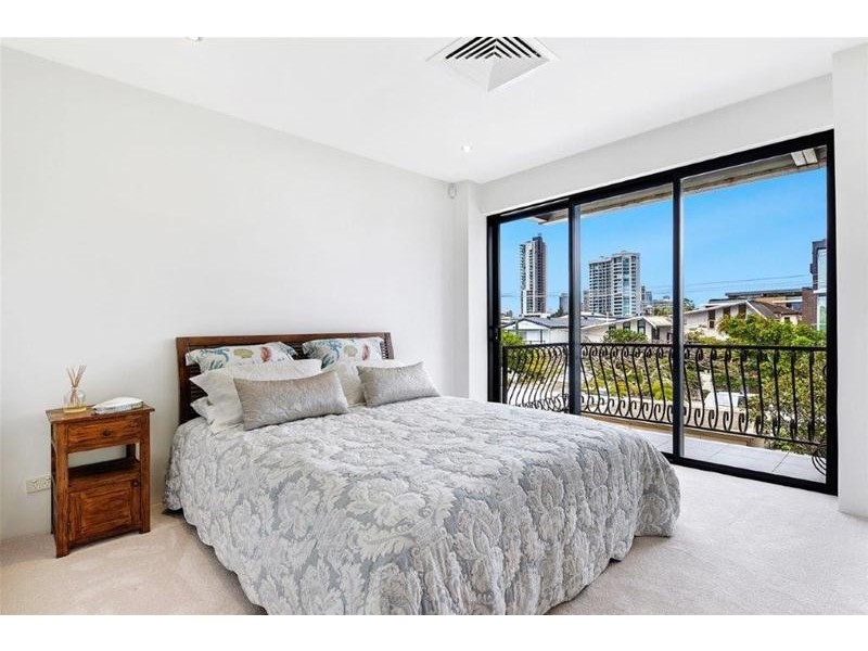 41A Peak Avenue, Main Beach QLD 4217