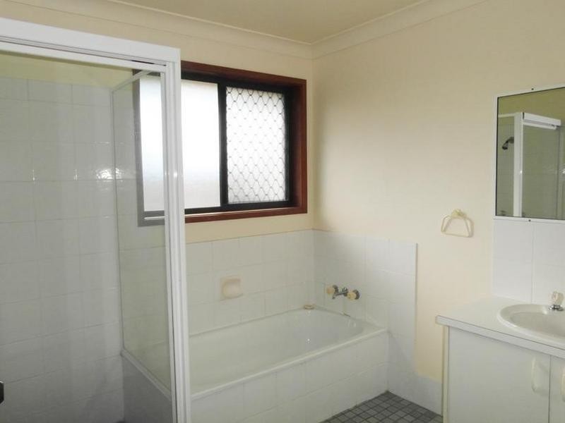 12 Cambridge Court, Carrara QLD 4211