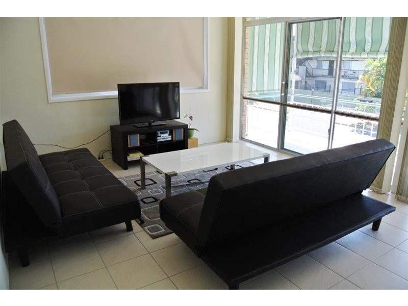 4/27 Leonard Avenue, Surfers Paradise QLD 4217