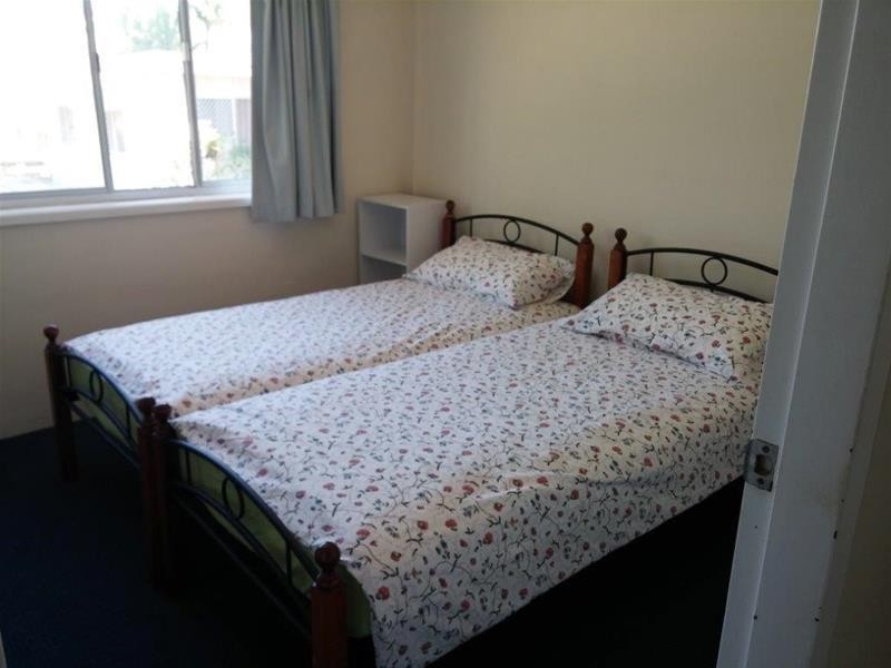 4/27 Leonard Avenue, Surfers Paradise QLD 4217