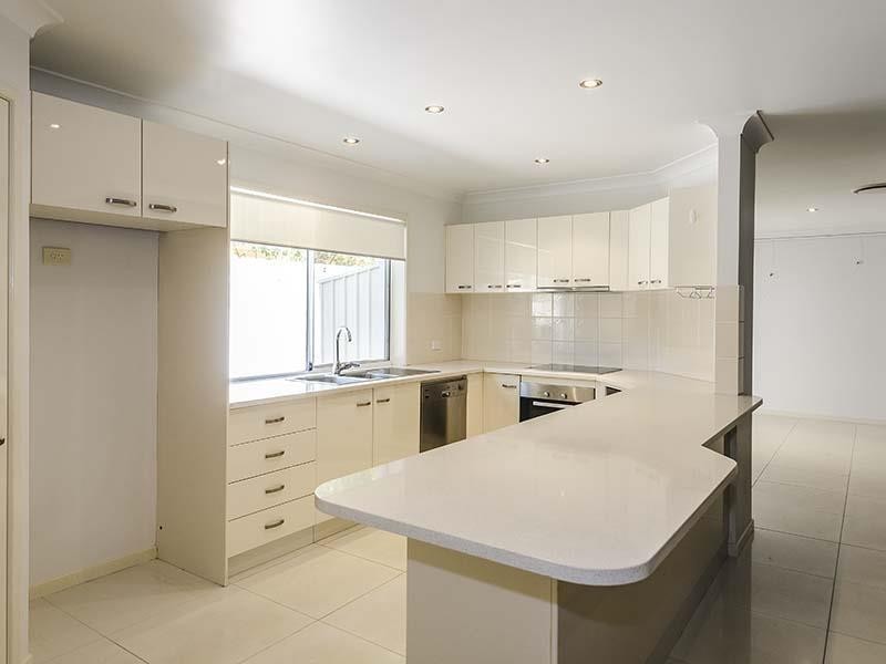 19 Stanhill Drive, Chevron Island QLD 4217