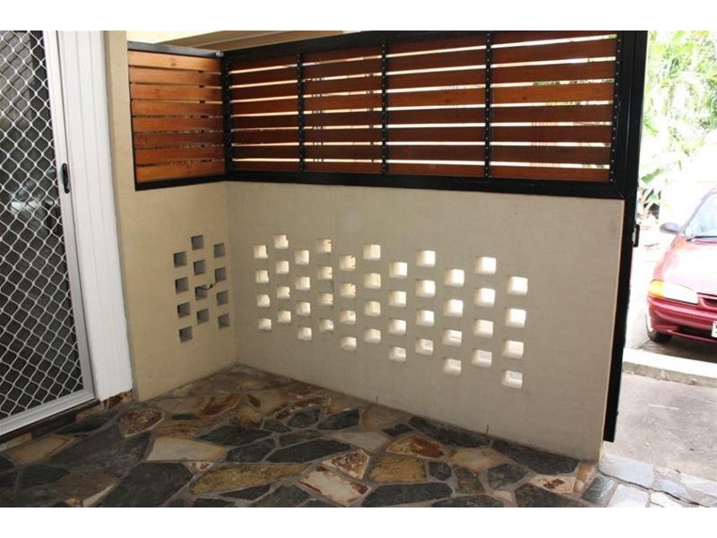 2/25 Oak Avenue, Surfers Paradise QLD 4217