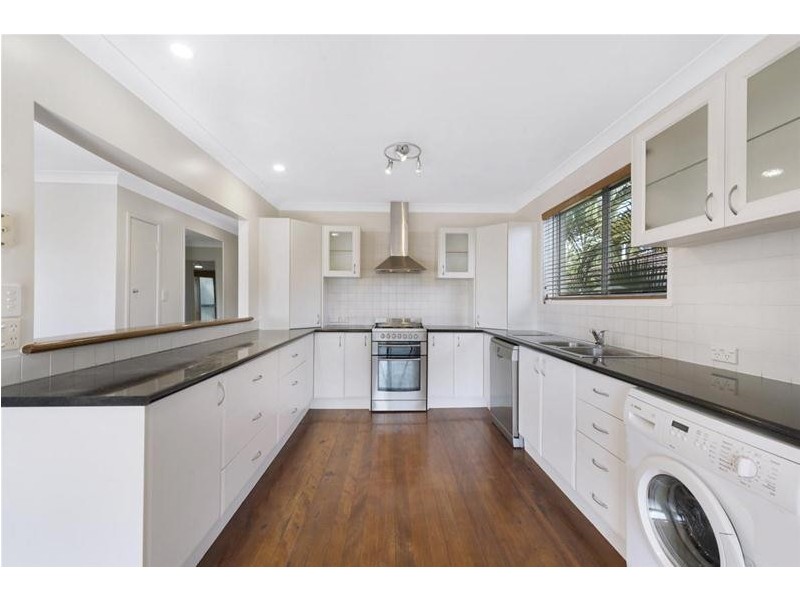 90 Benowa Road, Southport QLD 4215