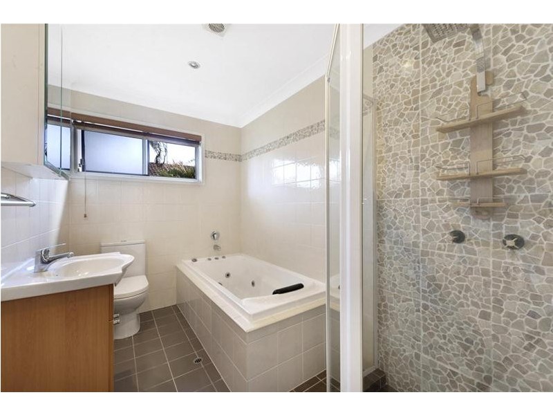 90 Benowa Road, Southport QLD 4215