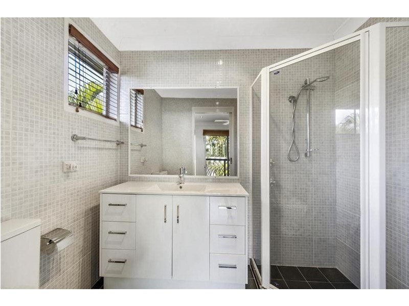 90 Benowa Road, Southport QLD 4215