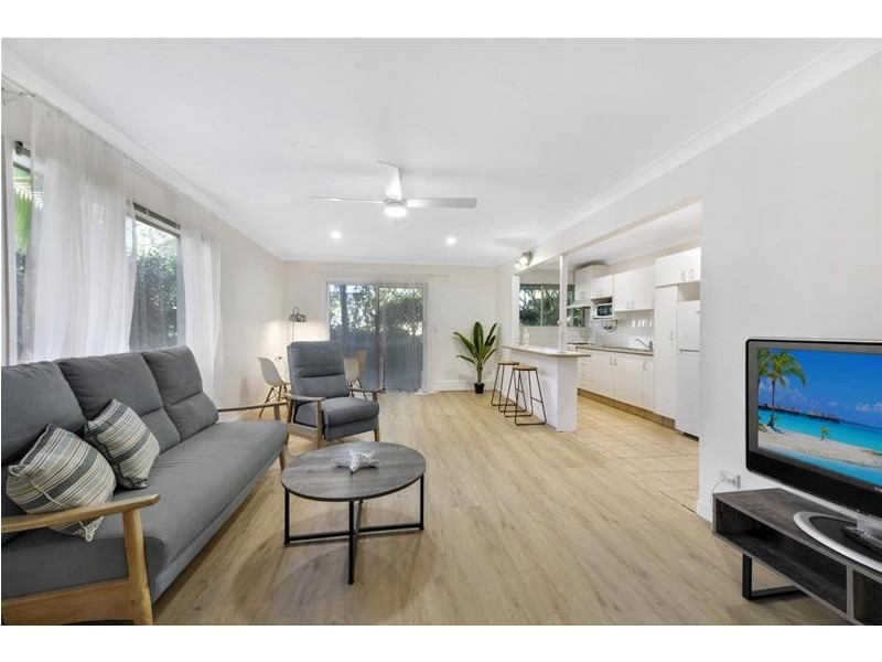 90 Benowa Road, Southport QLD 4215