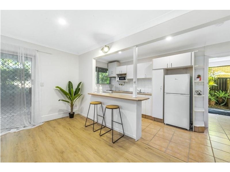 90 Benowa Road, Southport QLD 4215