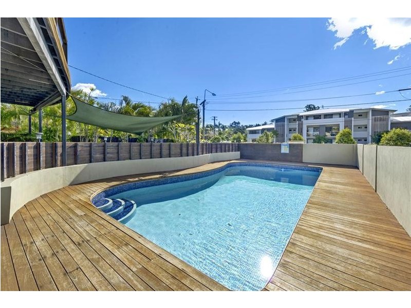 90 Benowa Road, Southport QLD 4215