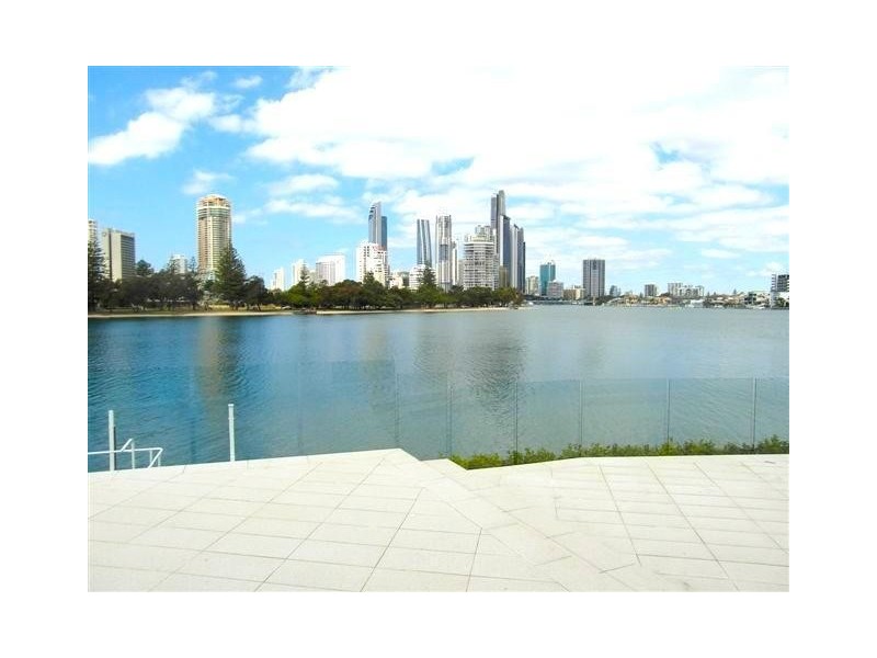 56 Admiralty Drive, Paradise Waters QLD 4217