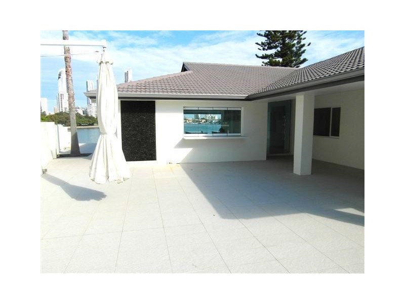 56 Admiralty Drive, Paradise Waters QLD 4217