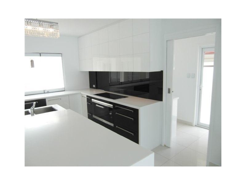 56 Admiralty Drive, Paradise Waters QLD 4217