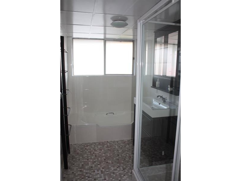 17-19 Old Burleigh Road, Surfers Paradise QLD 4217