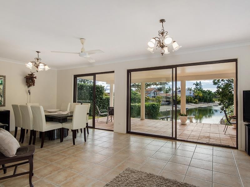 1 Lothian Avenue, Sorrento QLD 4217