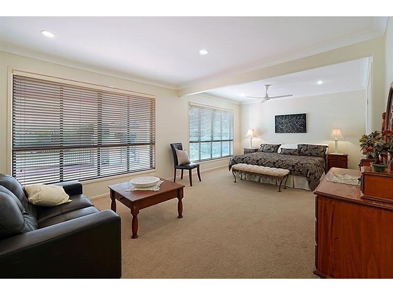 1 Lothian Avenue, Sorrento QLD 4217