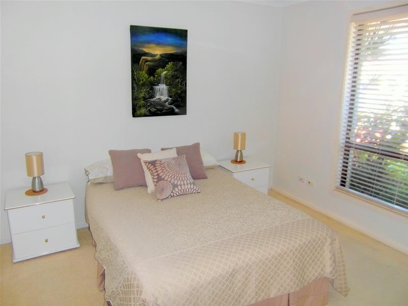 1 Lothian Avenue, Sorrento QLD 4217