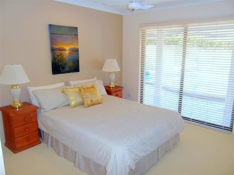 1 Lothian Avenue, Sorrento QLD 4217