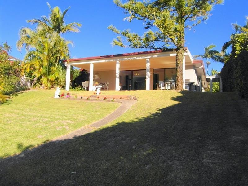 1 Lothian Avenue, Sorrento QLD 4217