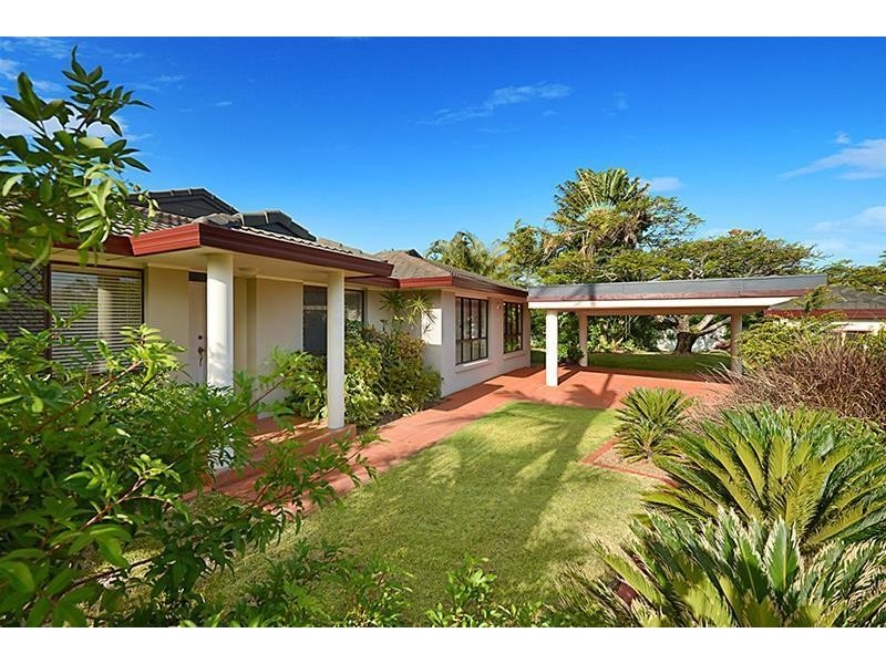 1 Lothian Avenue, Sorrento QLD 4217