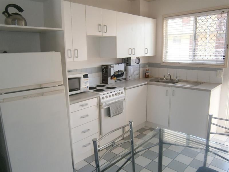 69 Ferny Avenue, Surfers Paradise QLD 4217