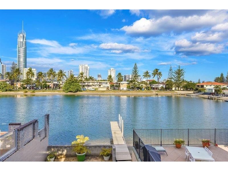 35 Sunrise Boulevard, Surfers Paradise QLD 4217
