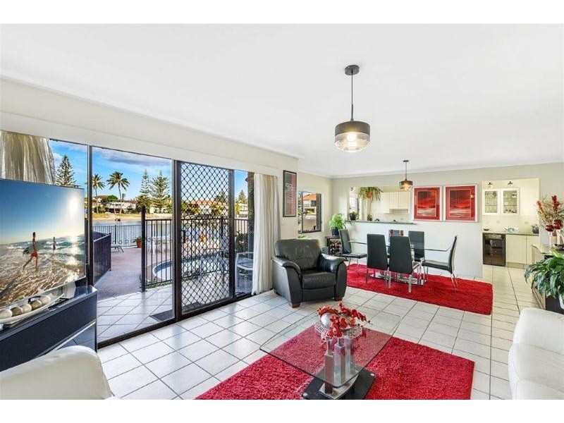 35 Sunrise Boulevard, Surfers Paradise QLD 4217