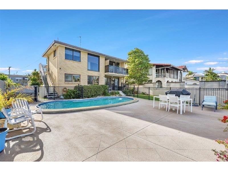 35 Sunrise Boulevard, Surfers Paradise QLD 4217