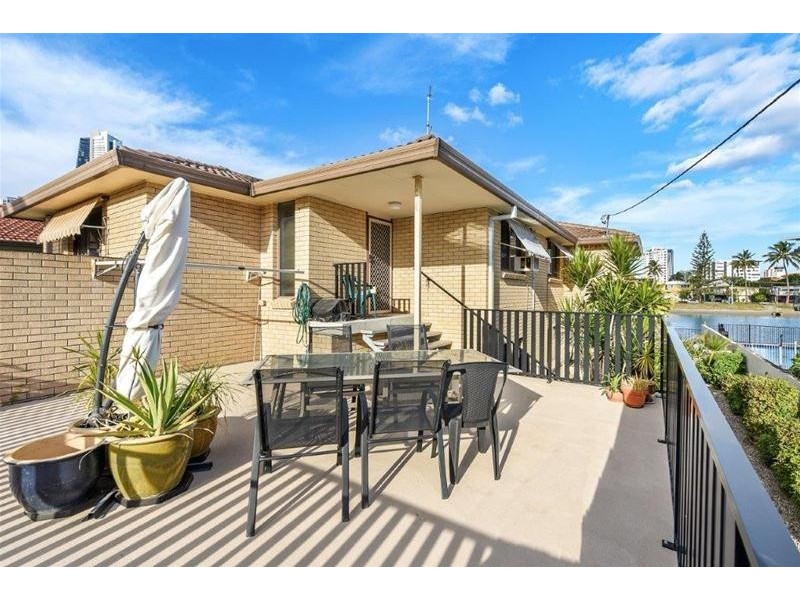 35 Sunrise Boulevard, Surfers Paradise QLD 4217