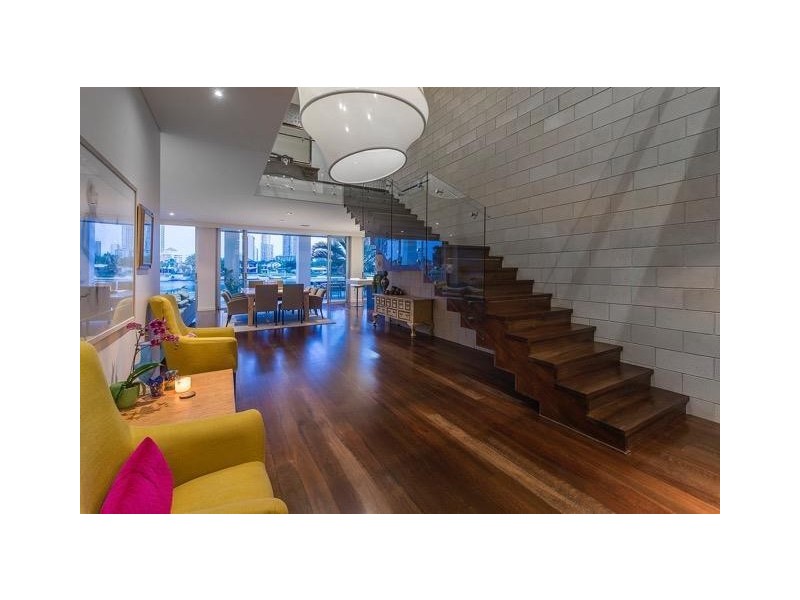 32 Admiralty Drive, Paradise Waters QLD 4217