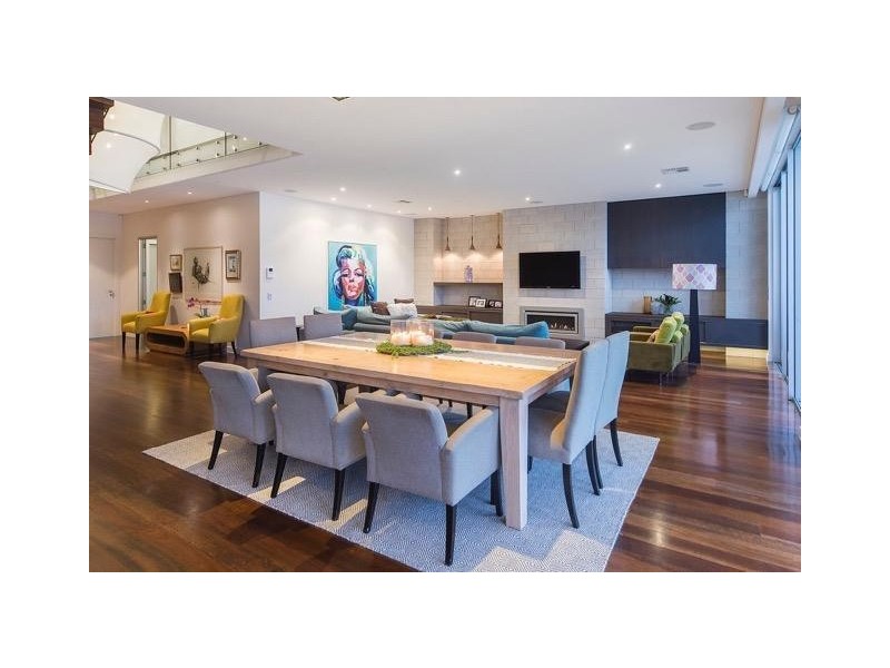 32 Admiralty Drive, Paradise Waters QLD 4217