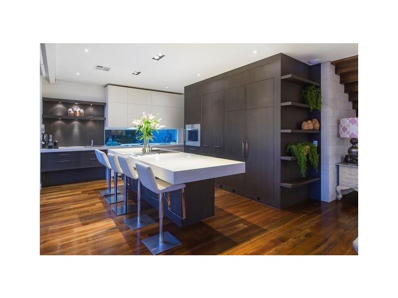 32 Admiralty Drive, Paradise Waters QLD 4217