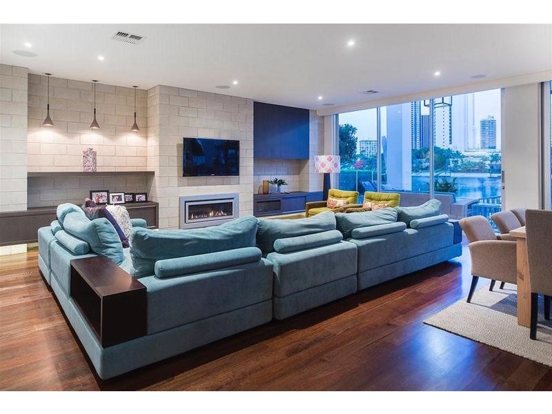 32 Admiralty Drive, Paradise Waters QLD 4217