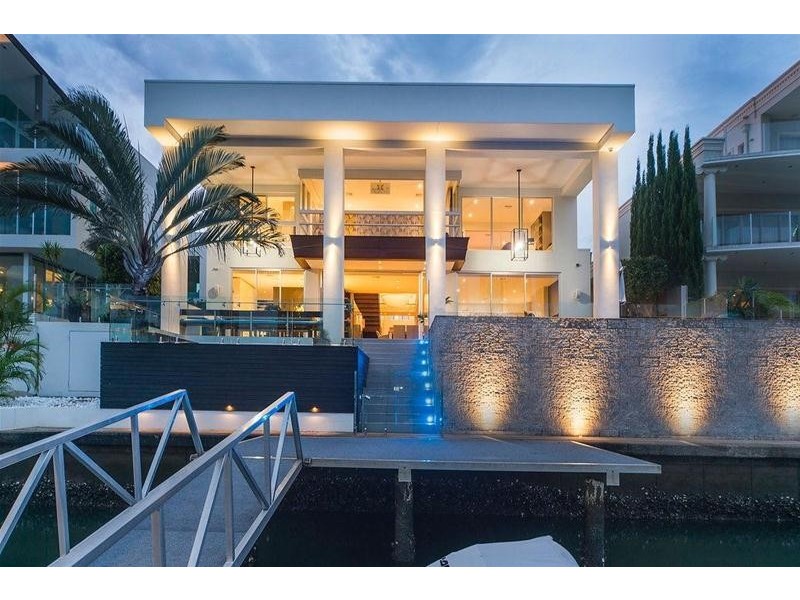 32 Admiralty Drive, Paradise Waters QLD 4217