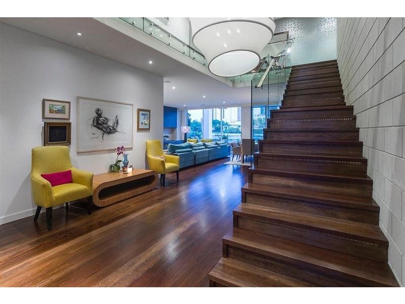 32 Admiralty Drive, Paradise Waters QLD 4217