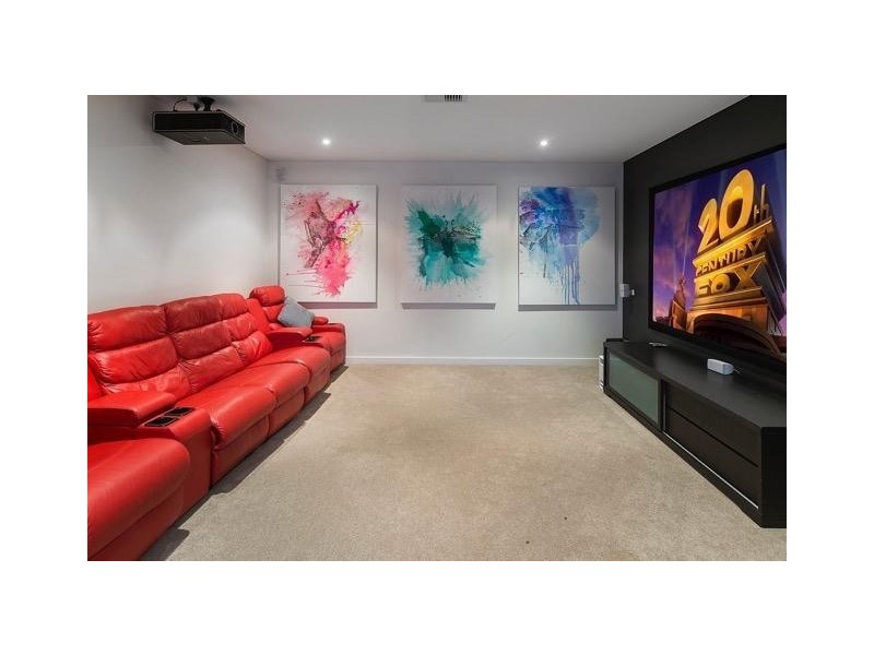 32 Admiralty Drive, Paradise Waters QLD 4217