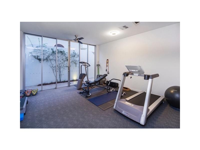 32 Admiralty Drive, Paradise Waters QLD 4217