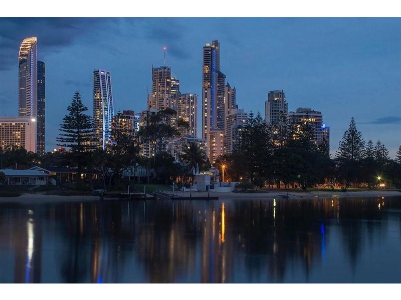 32 Admiralty Drive, Paradise Waters QLD 4217