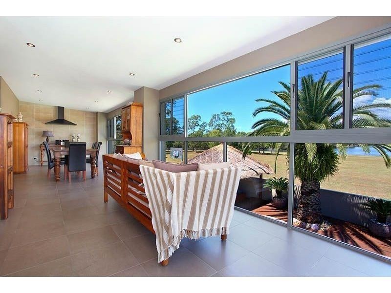 92 Bamboo Avenue, Benowa QLD 4217