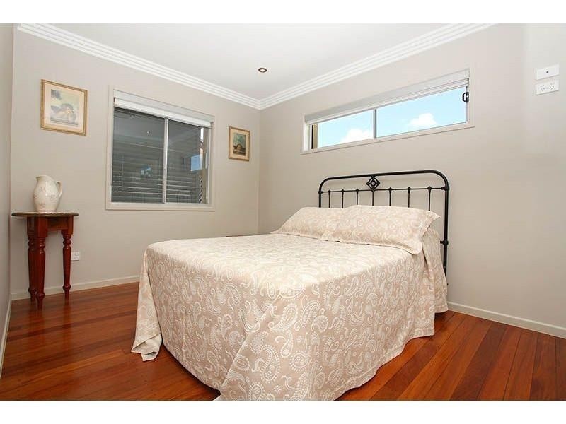 92 Bamboo Avenue, Benowa QLD 4217