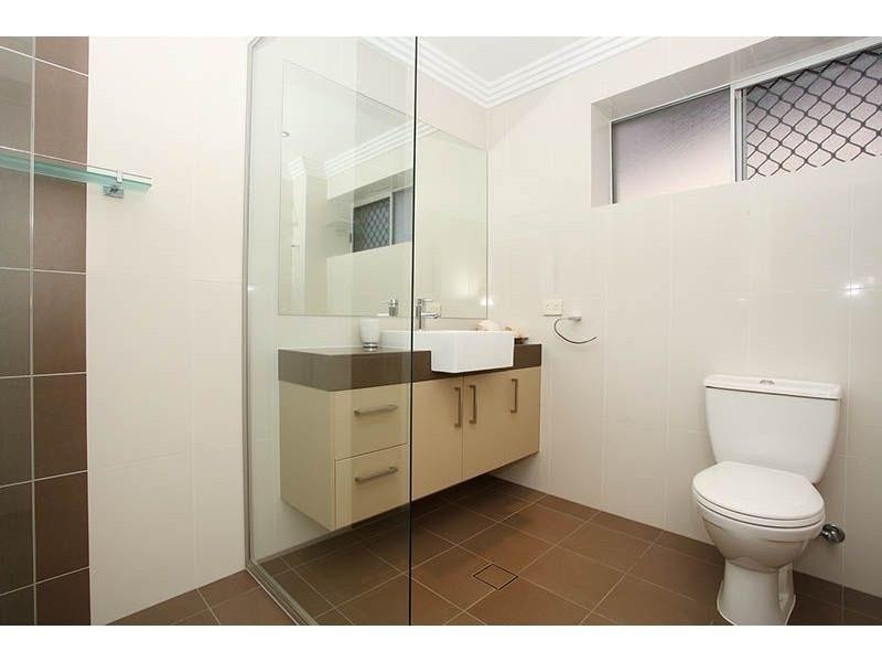 92 Bamboo Avenue, Benowa QLD 4217