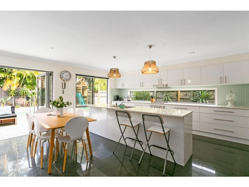 20 Brindisi Avenue, Isle Of Capri QLD 4217