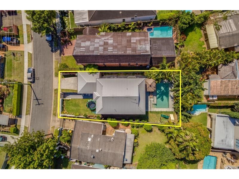 20 Brindisi Avenue, Isle Of Capri QLD 4217