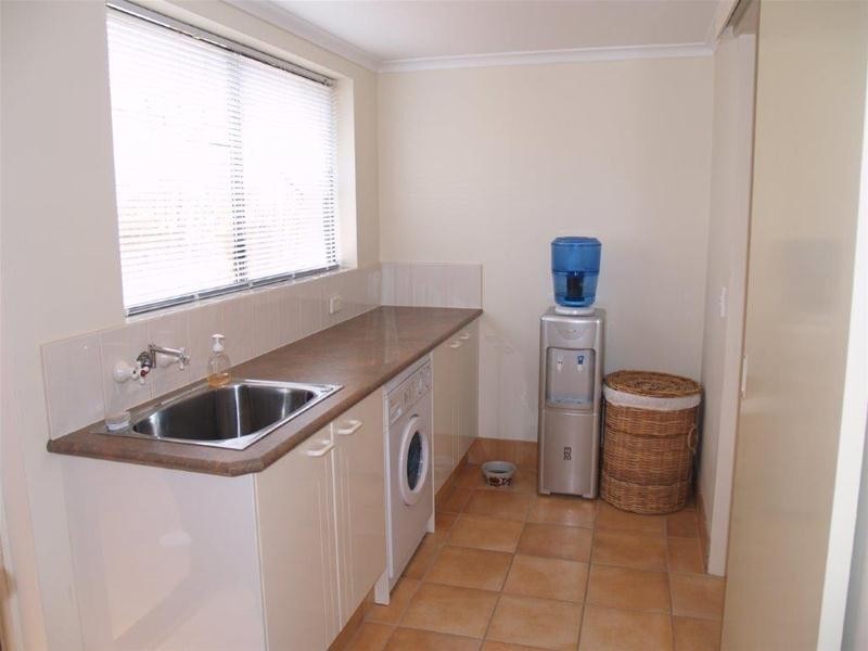 17 Donegal Crescent, Sorrento QLD 4217