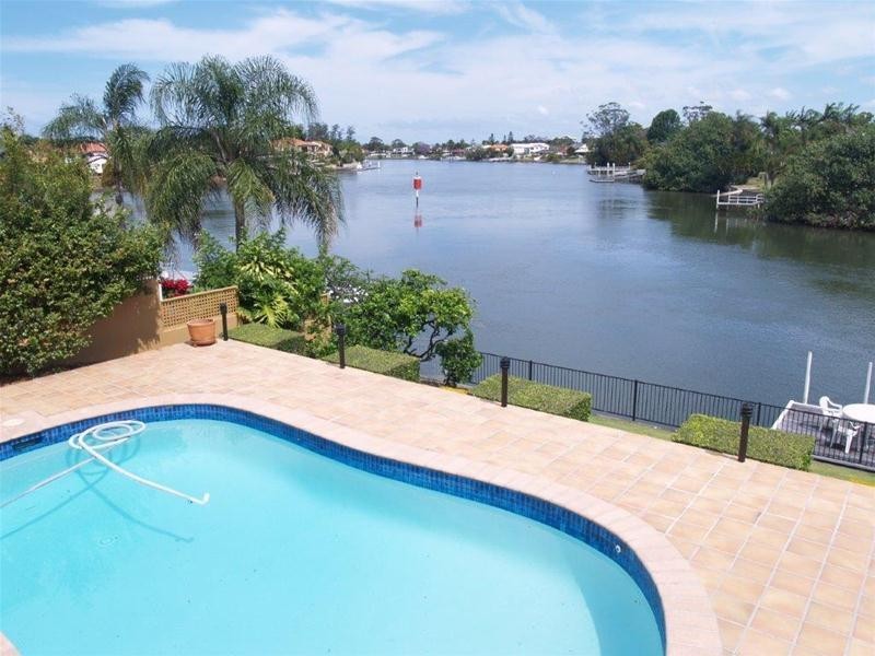 17 Donegal Crescent, Sorrento QLD 4217