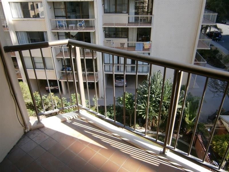 8 Trickett Street, Surfers Paradise QLD 4217