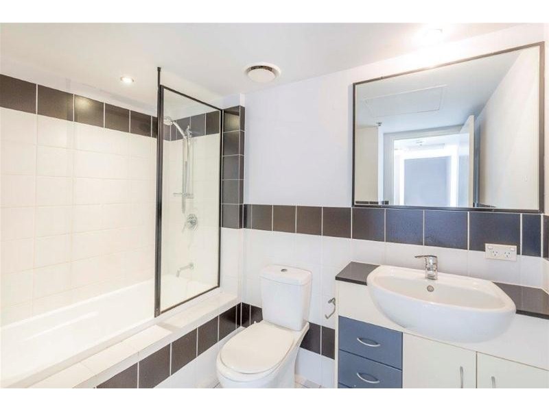 303 Ipanema 2865 Gold Coast Highway, Surfers Paradise QLD 4217